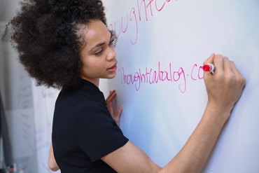 Whiteboard mit Lehrerin